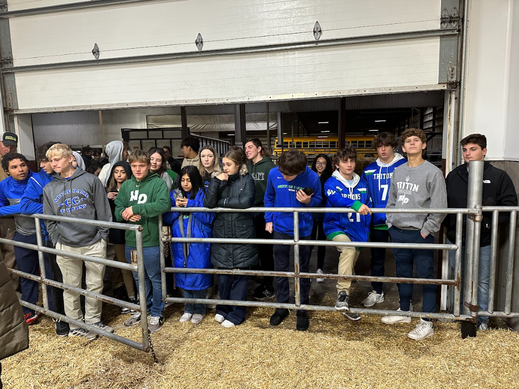 PPS Class Takes Field Trip to Kinnard Dairy Farm in Casco