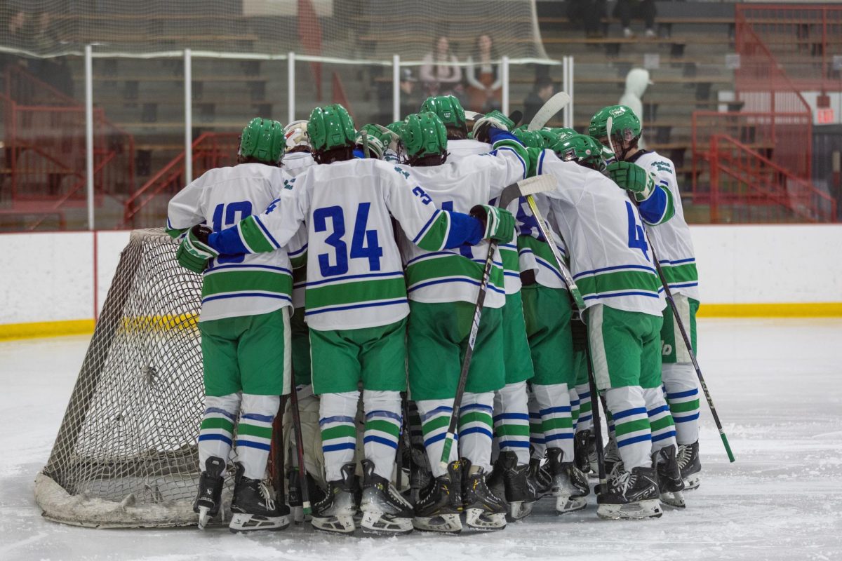 Boys Hockey: Cruisin’ and Bruisin’ Through The Competition