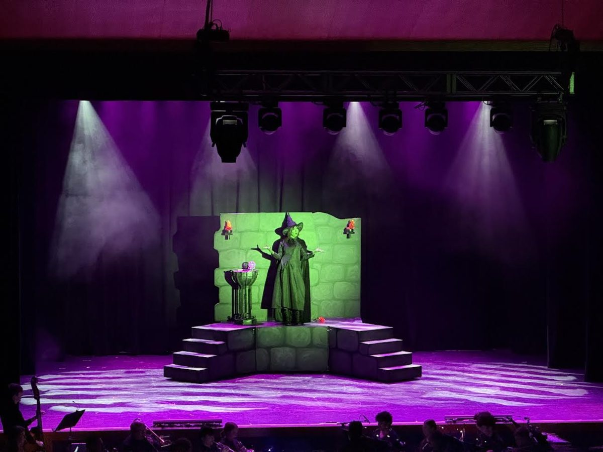 Freshmen in Wizard of Oz Appreciate Support from Upperclassmen