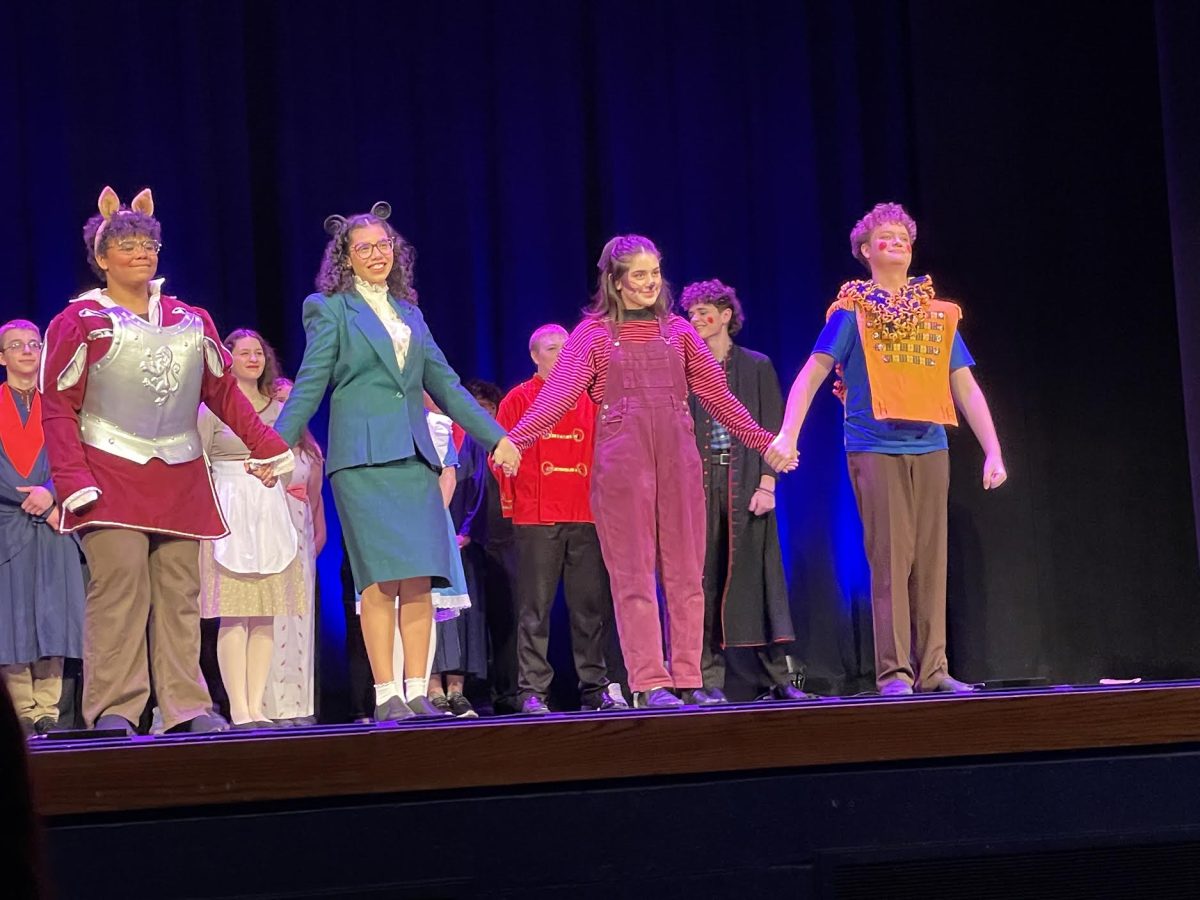 Student Director Caroline Broberg Praises 'Amazing Team' of Alice in Wonderland